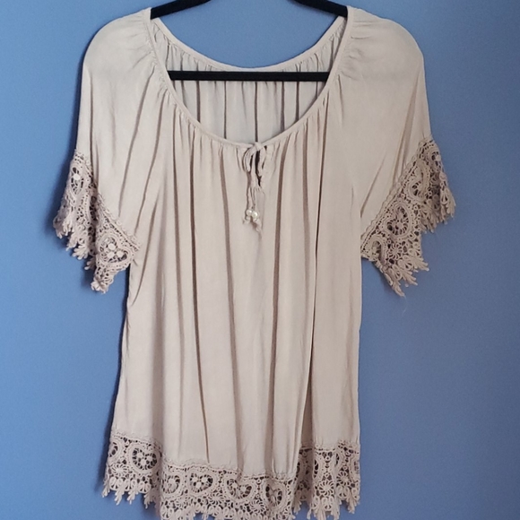 Womans flowy top